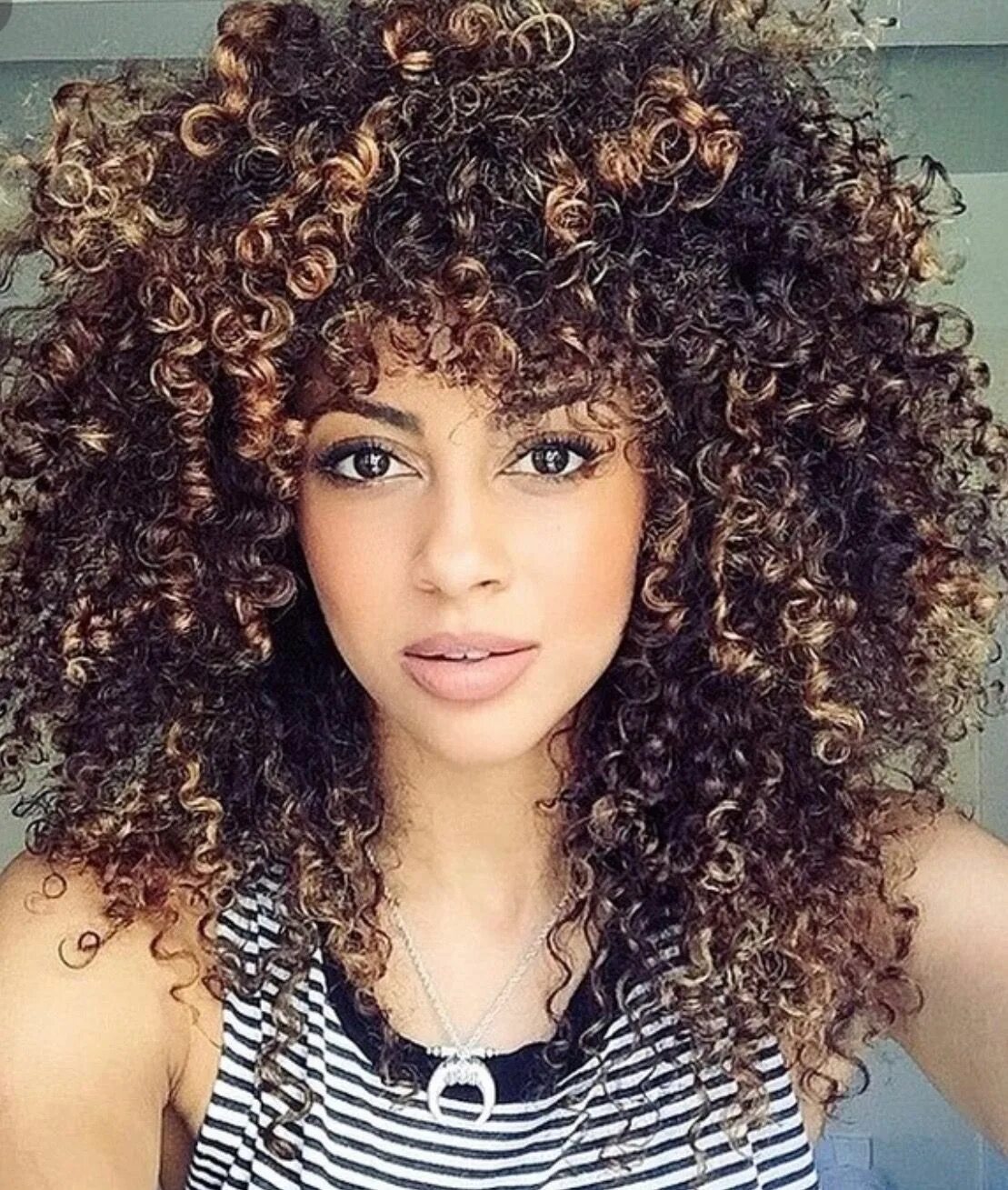 Прическа мелкие кудри на средние I wish!! My daughter has curls like this but doesn’t like the maintenance that g