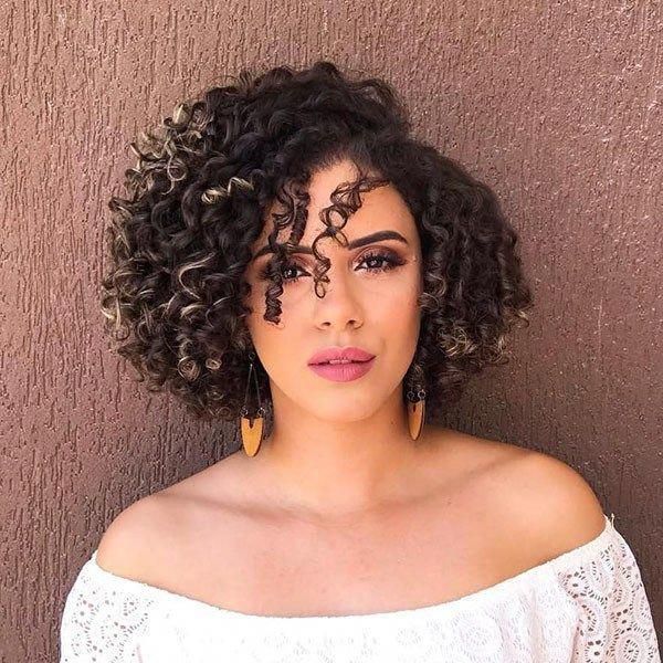 Прическа мелкие кудряшки на средние волосы Best Short Curly Hair Ideas in 2019 - The UnderCut #curlyhaircut Short curly hai