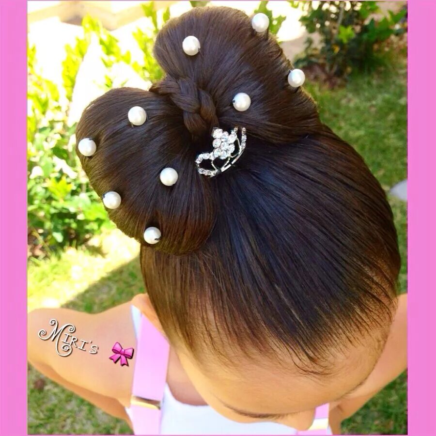 Прическа микки маус для девочки Minnie Mouse bow for little girls Lil girl hairstyles, Cute hairstyles for kids,