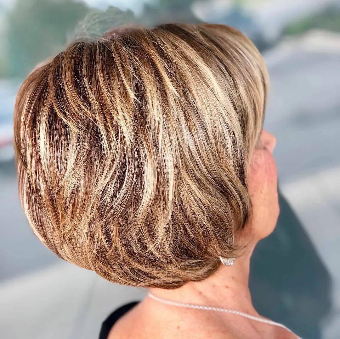 Прическа многослойный боб женская 27 Short, Stacked Inverted Bob Haircut Ideas to Spice Up Your Style Frisuren kur