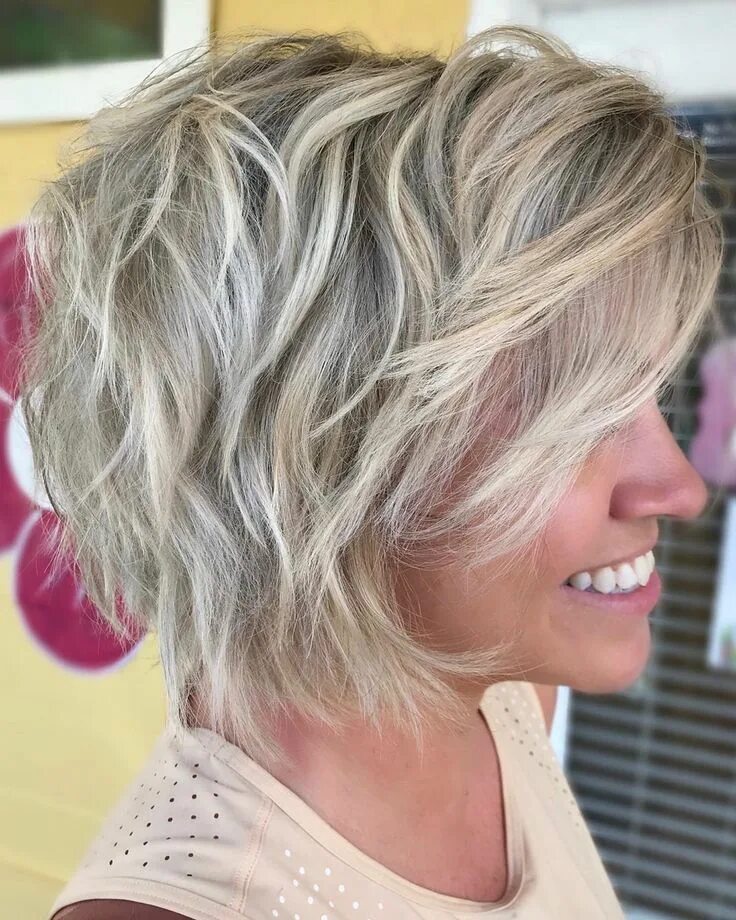 Прическа многослойный боб женская 25 Short Messy Hair Ideas To Try in 2024 Messy short hair, Messy bob hairstyles,