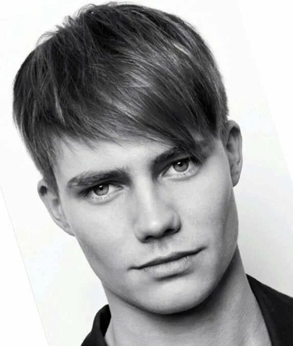 Прическа модельная мужская с челкой 20+ Angular Fringe Haircuts: An Unexpected 2022 Trend Fringe haircut, Hipster ha