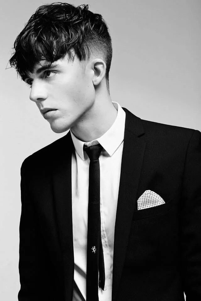 Прическа модельная мужская с челкой Top 52 Men's Short Hairstyles and Haircuts for 2024 - HairstyleOnPoint Mens hair