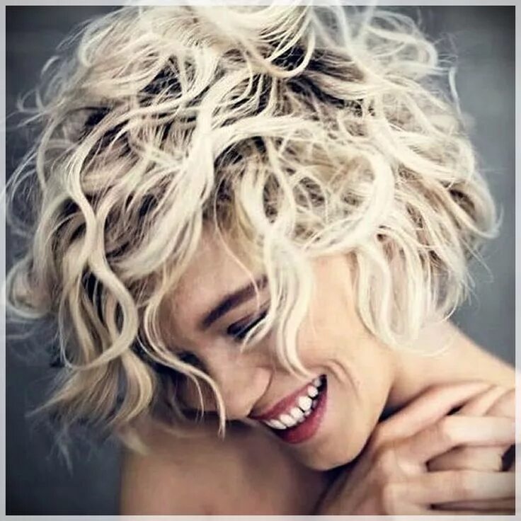 Прическа мокрые волосы на каре Curly or Wavy Haircuts 2019 Curly bob hairstyles, Wavy haircuts, Wavy bob hairst