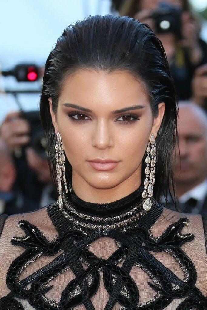 Прическа мокрые волосы назад как сделать From Artists to Athletes, Kendall Jenner's Dating History Is Star-Studded Acconc