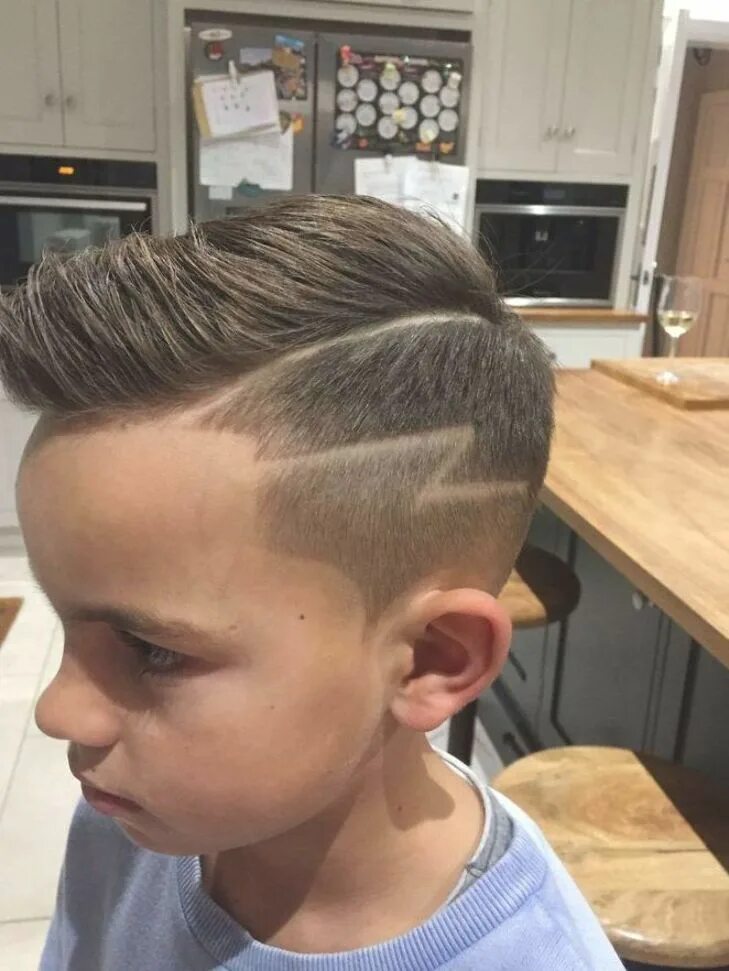 Прическа молния Pin on волосы Kids hair cuts, Boys haircut styles, Boy haircuts short