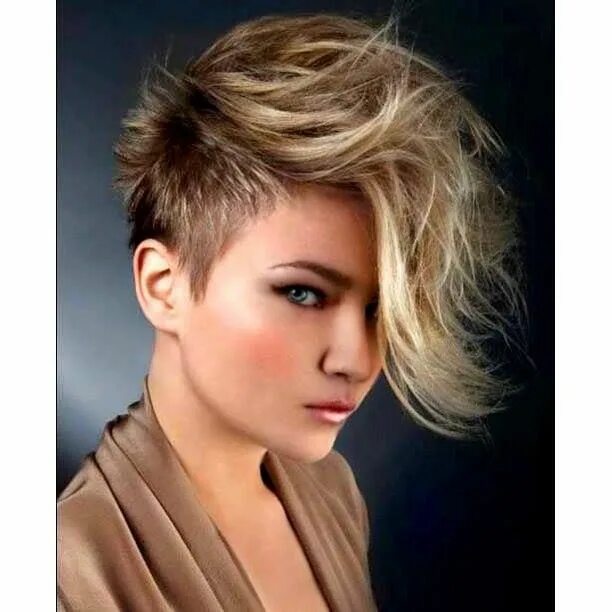 Прическа молодежная женская на короткие волосы Rarrrrr! Short hair cuts for women, Long hair styles, New short hairstyles