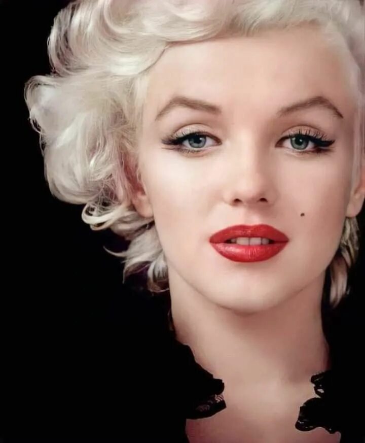 Прическа монро фото Pin on Makeup Marilyn monroe hair, Marilyn monroe makeup, Marilyn monroe portrai