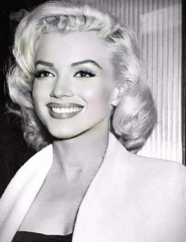 Прическа монро фото Robi Hallford Marilyn monroe photos, Marilyn monroe fashion, Marilyn