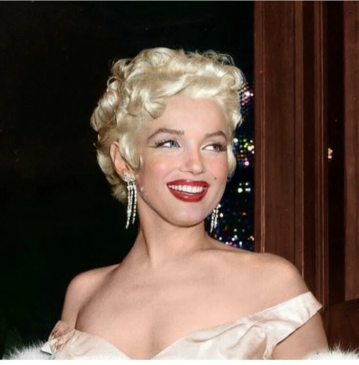 Прическа монро как сделать Pin by marcos antonio on Marylin Marilyn monroe photos, Marilyn monroe, Blonde b