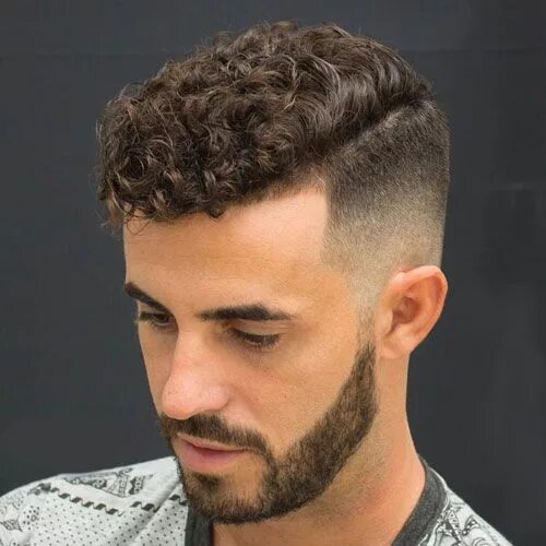 Прическа мужская 2024 кудри 27 Cool Short Sides Long Top Haircuts For Men in 2024 Curly hair fade, Mens hair