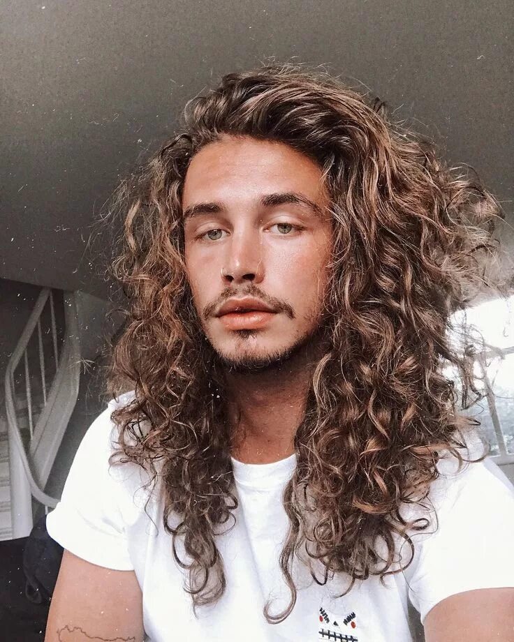 Прическа мужская длинная кудрявая Curly hair inspiration - long hair for men - long curly hair for men / men's cur