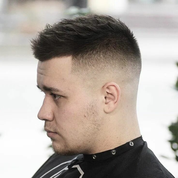 Прическа мужская полубокс с переходом Pin by Яник Арнаут on груз Round face men, Round face haircuts, Hairstyles for r