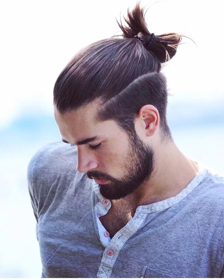 Прическа мужская с длинными волосами сверху Instagram photo by HAIRMENSTYLE OFFICIAL ✂ * May 25, 2016 at 2:09am UTC Man bun 