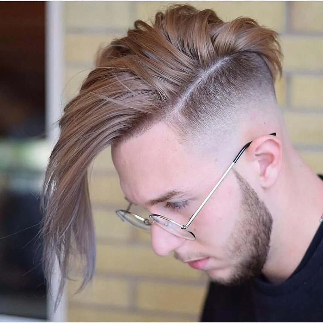 Прическа мужская с выбритыми боками и длинной Men Hairstyles - Manner Frisuren Undercut long hair, Hair styles, Long hair styl