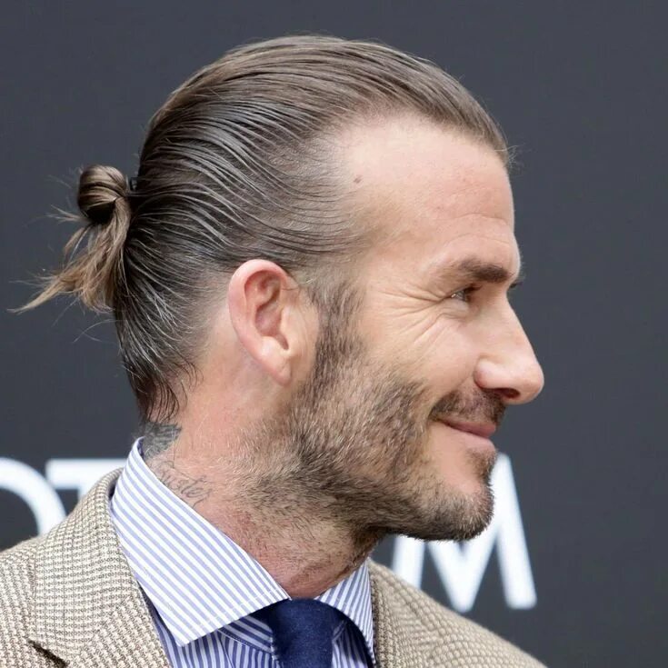 Прическа мужская с залысинами на макушке David Beckham Hairstyles in 2018 as david beckham goes blond fmuhiyl in 2019 Dav