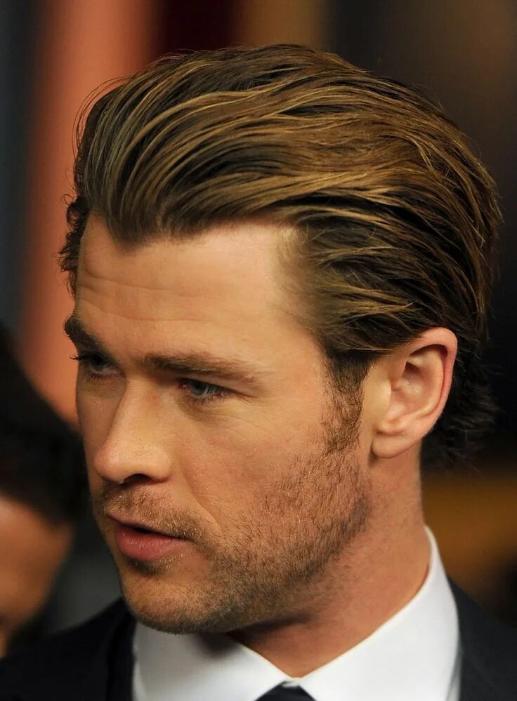 Прическа мужская зачесанные назад волосы Image result for chris hemsworth hair Chris hemsworth hair, Haircuts for men, Sl