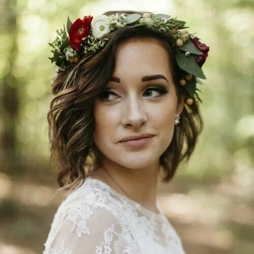 Прическа на боб каре на свадьбу Flower Crown Wedding Hairstyles Short wedding hair, Wedding hair inspiration, Lo