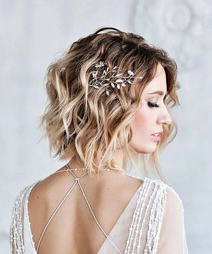 Прическа на боб каре на свадьбу Short hair don't care. We're loving these wedding day looks. Short hair bride, S