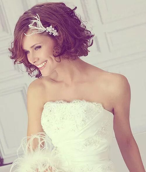 Прическа на боб каре на свадьбу Peinados para novias con melena corta: pelo estilo Bob Short wedding hair, Curly