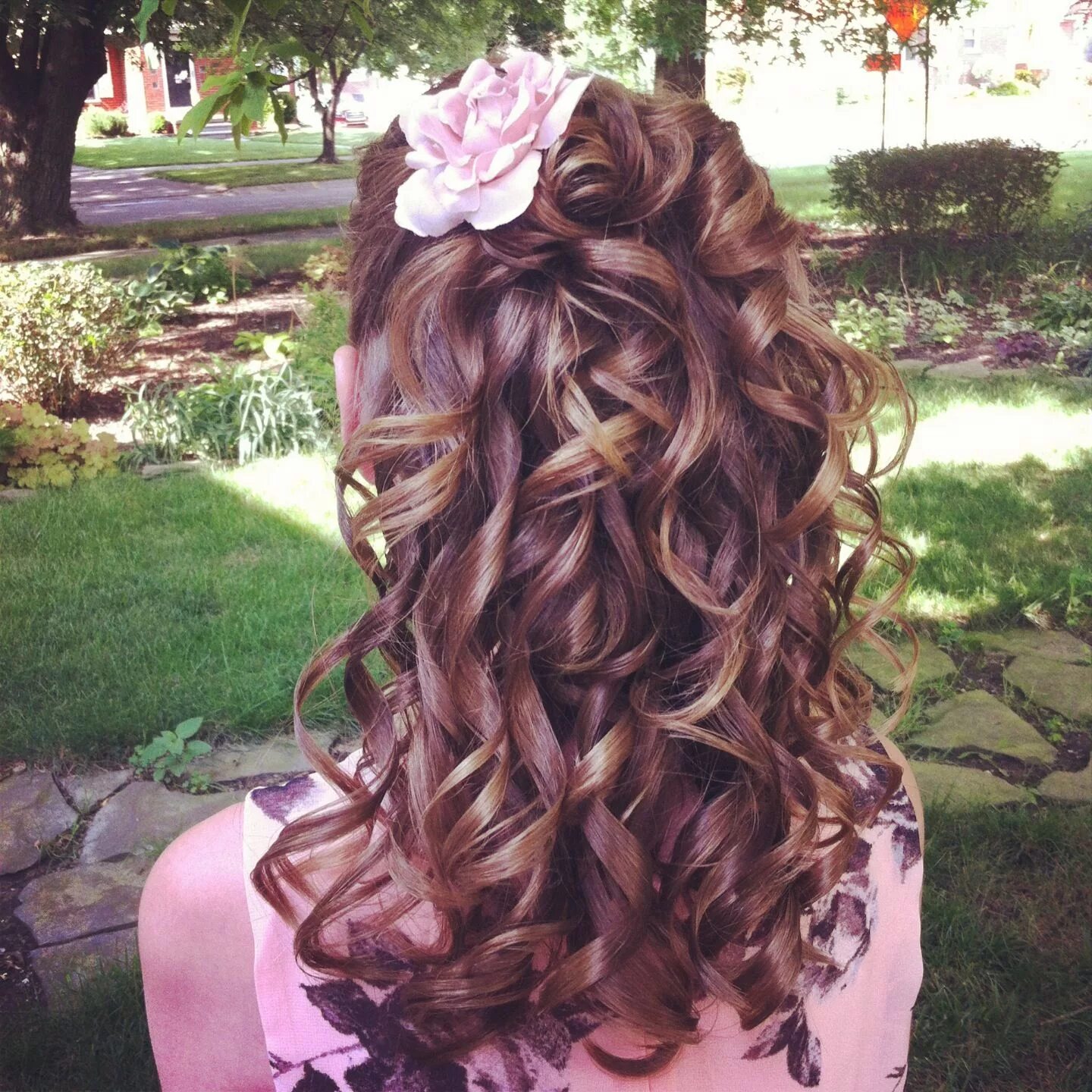 Прическа на день рождение длинные Pin by Maya Ausley on Barn Party Kids hairstyles, Pageant hair, Picture day hair