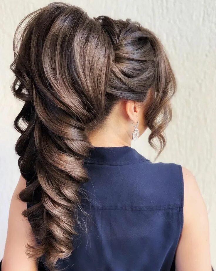 Прическа на день рождения длинные волосы @lucescuoana ... Hair Beauty in 2019 Hair styles, Long hair styles, Bride hairst