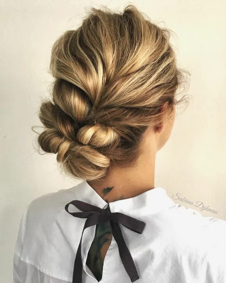 Прическа на день учителя в школу 1,330 tykkäystä, 21 kommenttia - Hairstylist & Make up Artist (@sabrinad. Easy p