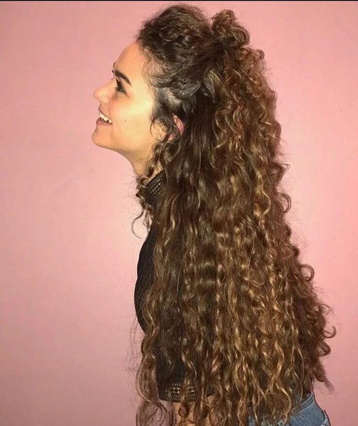 Прическа на длинные кучерявые волосы Pin de RJ em Long hair Cabelo cacheado comprido, Cabelo lindo, Cabelo