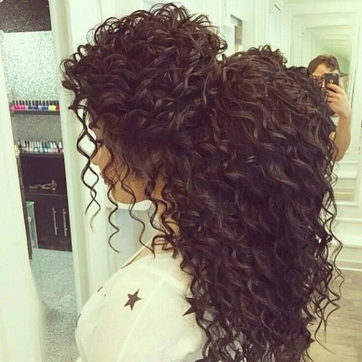 Прическа на длинные кучерявые волосы 08 best and beautiful women’s naturally curly hair ispirations Hair styles, Curl