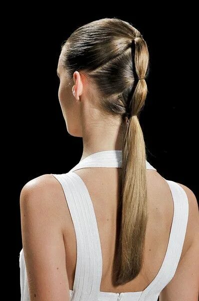 Прическа на длинные негустые волосы Hervé Léger by Max Azria at New York Fashion Week Spring 2012 Runway hair, Ponyt