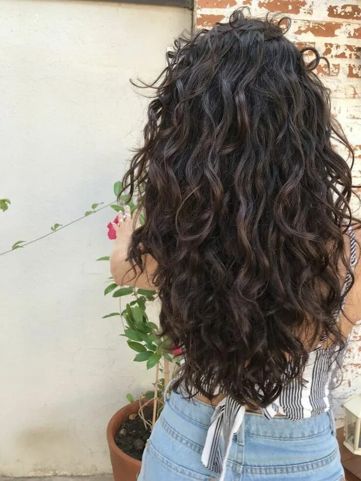 Прическа на длинные волнистые волосы Curly #layeredcurlyhair - Curly #layeredcurlyhair - Long wavy hair, Long hair st