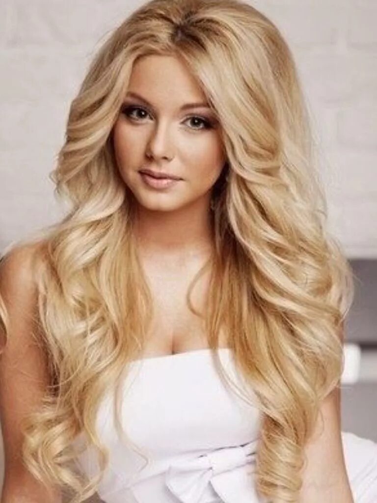 Прическа на длинные волосы блондинка Honey blonde Loose curls hairstyles, Long hair styles, Big hair