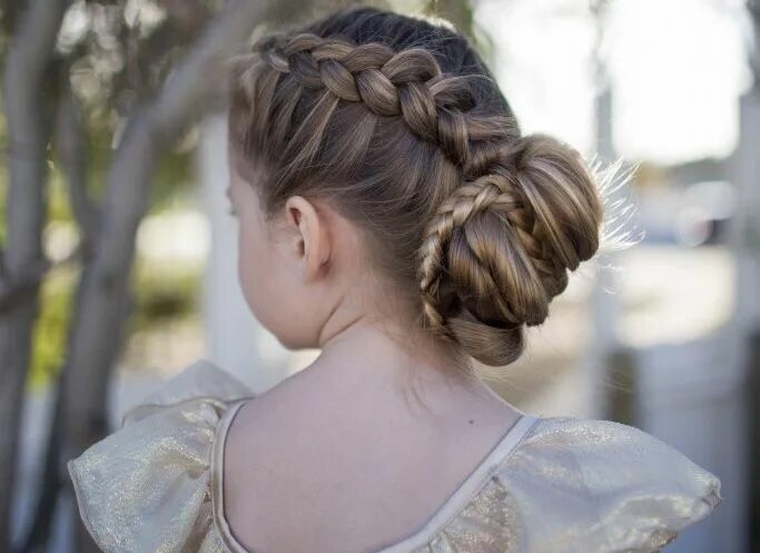 Прическа на длинные волосы девочке 7 3 Easy Summer Updos - Cute Girls Hairstyles Easy cute girls hairstyles, Cute gir