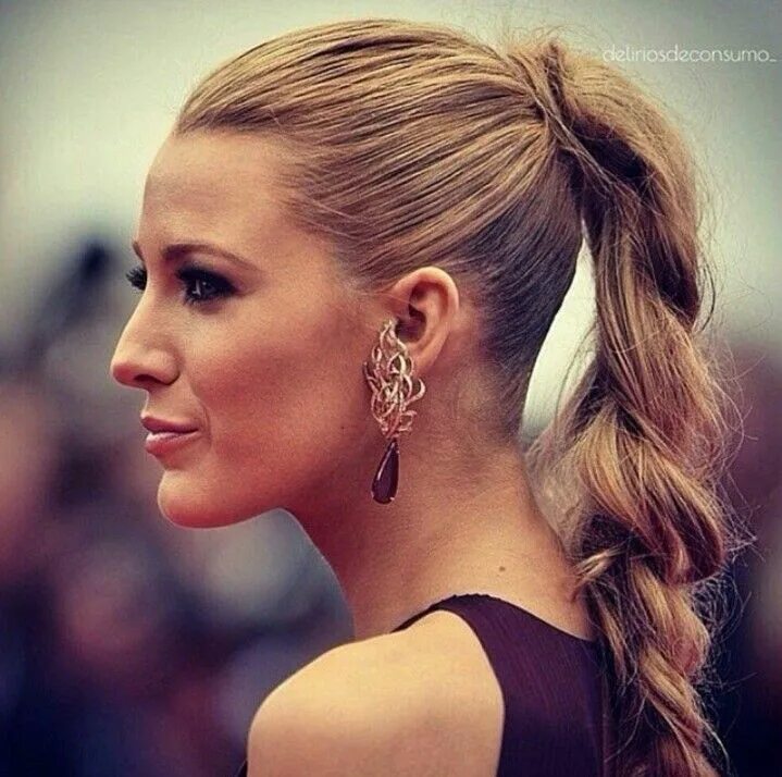 Прическа на длинные волосы хвостики Inspirador Hair styles, Blake lively hair, Celebrity hairstyles