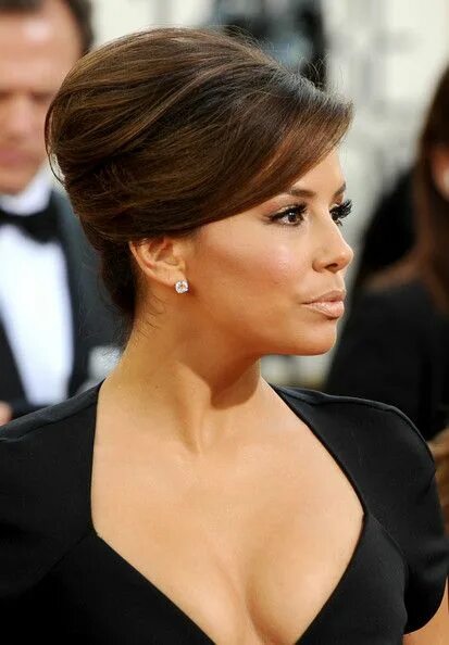 Прическа на длинные волосы к строгому костюму Eva Longoria French Twist French twist hair, Hair styles, Wedding hair inspirati