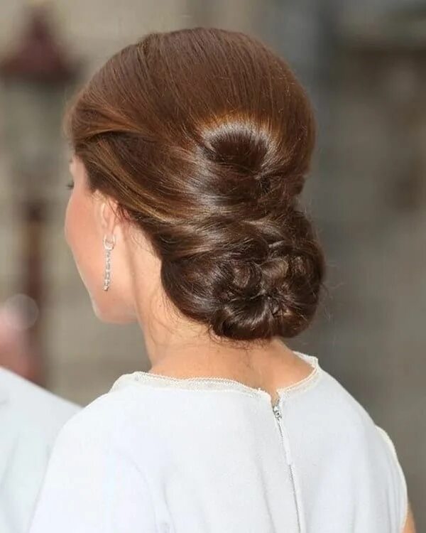 Прическа на длинные волосы к строгому костюму 96 Wonderful Mother Of the Bride Hairstyles Mother of the bride hair, Bride hair