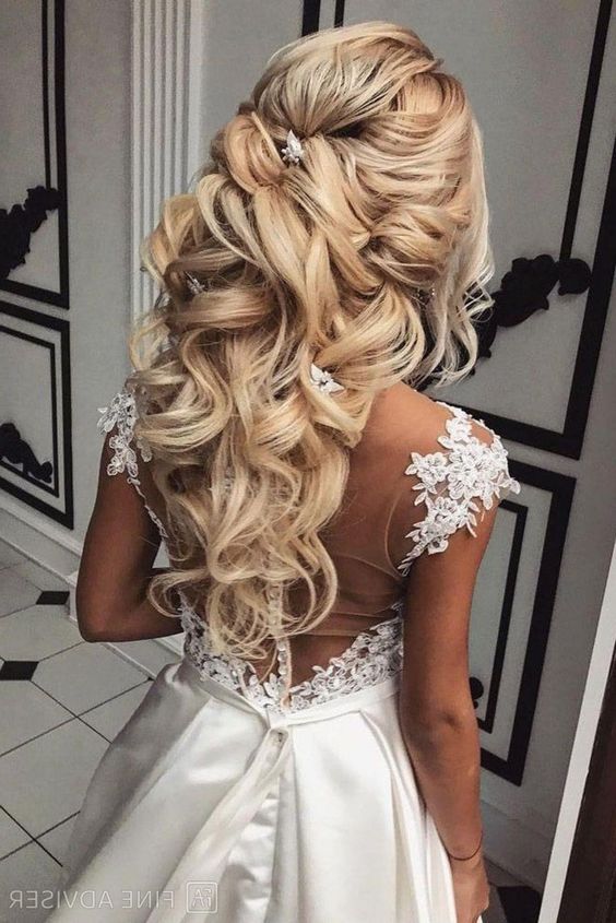 Прическа на длинные волосы локоны свадьба Pin on Quick Saves in 2024 Bride hairstyles, Wedding hairstyles for long hair, F