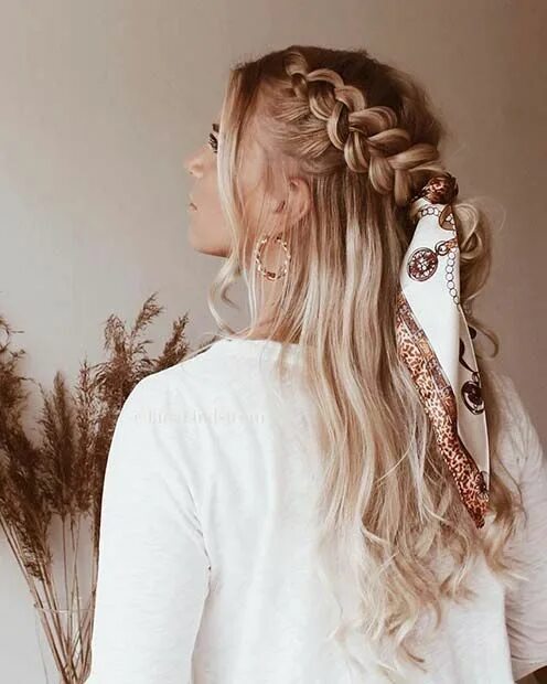 Прическа на длинные волосы на прогулку Half Up Braids with a Scarf #halfupdo #braids 294282156901891363 Cute braided ha