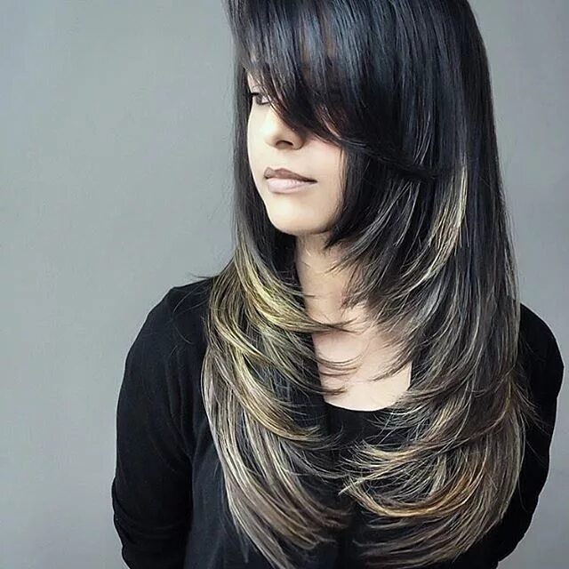 Прическа на длинные волосы подстричь Credit to @hairmakeupinfo Face framing layers with highs and lows, beautifully d