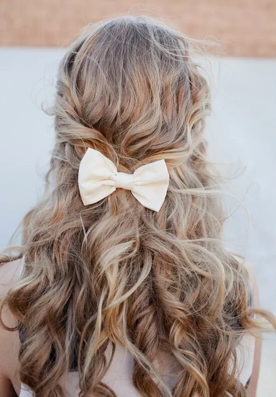 Прическа на длинные волосы последний звонок Polka Dot Wedding White hair bows, Hair styles, Long hair styles