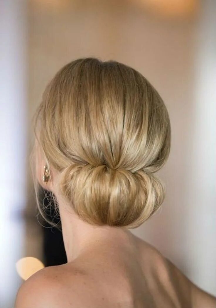 Прическа на длинные волосы пучок внизу головы 75 idées coiffure pour les fêtes Chignon hair, Braided hairstyles updo, Hair upd