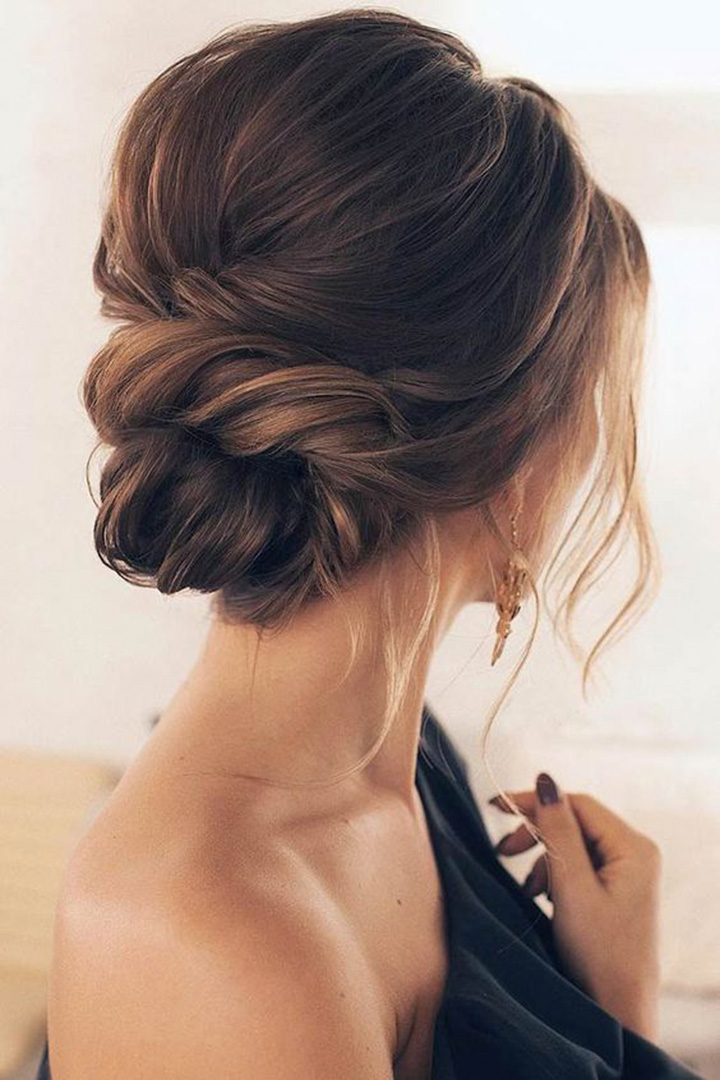 Прическа на длинные волосы собранная сзади Moños diferentes con estilo actual Low bun hairstyles, Wedding hair inspiration,