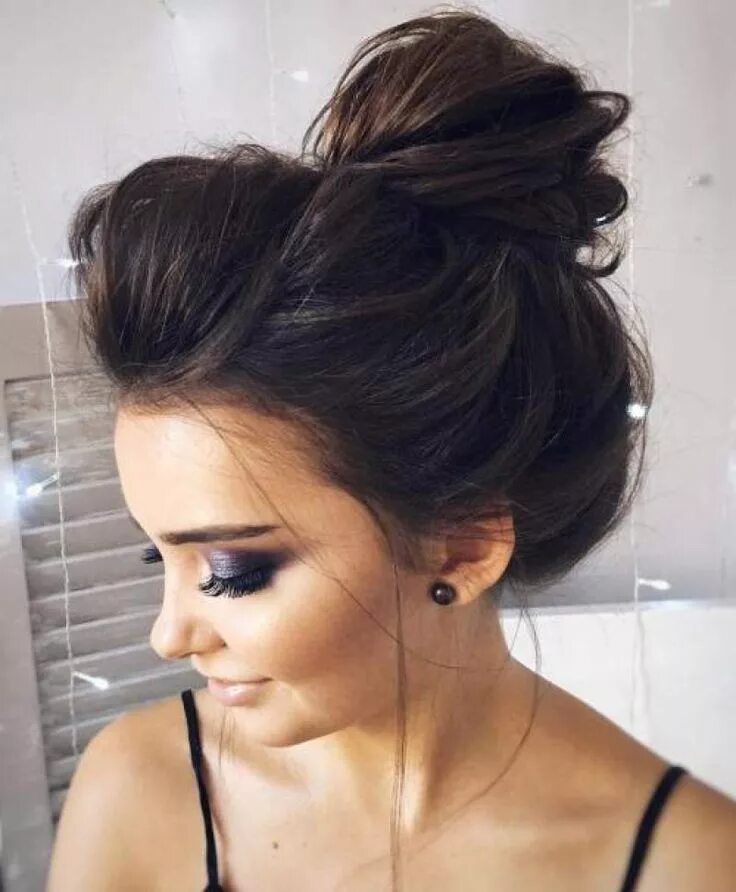 Прическа на длинные волосы вверх 24 Messy bun hairdo to set major boho chic hair goals for the crowd - Hike n Dip