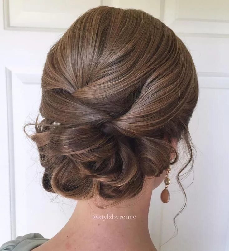 Прическа на длинные волосы выпускной пучок 60 Easy Updo Hairstyles for Medium Length Hair in 2024 Peinados, Peinado de fies