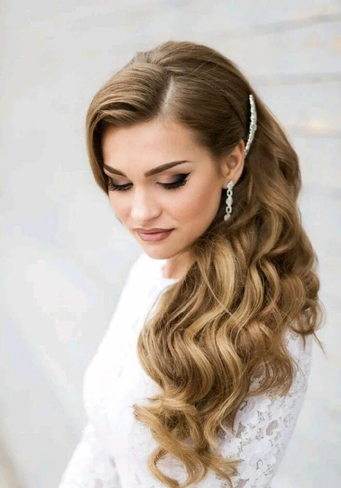 Прическа на длинный волос на бок Pin by INA Boldaniuc on Прически Long hair styles, Wedding hairstyles, Wedding h