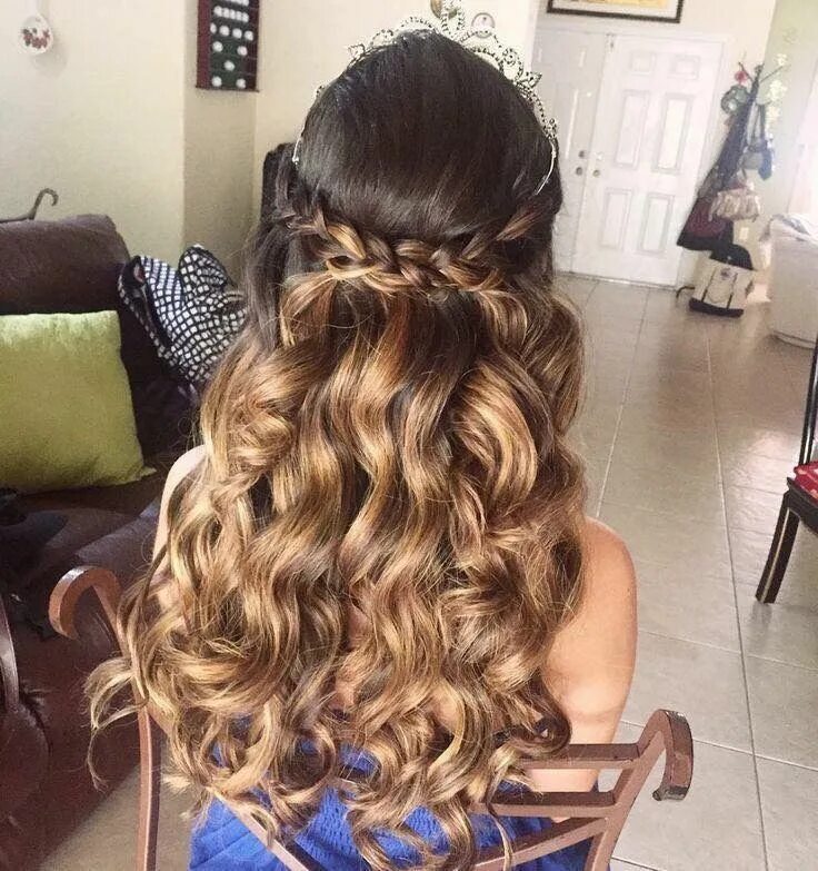 Прическа на др на длинные волосы Pin on Hair ideas Quince hairstyles, Quinceanera hairstyles, Long hair styles