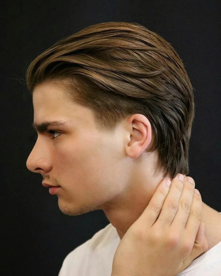 Прическа на две стороны мужская The Ear Tuck Haircut: A Suave Style for Modern-Day Gentlemen Haircut Inspiration