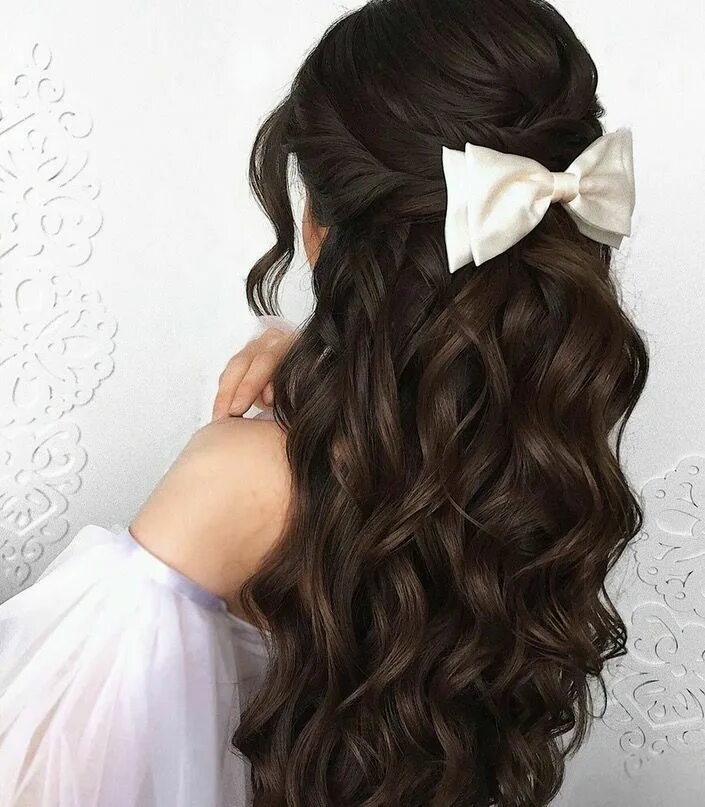 Прическа на фото выпускного длинные волосы Pin de Timka en Hair en 2023 Trenza con ondas, Peinados, Peinados con cabello pl