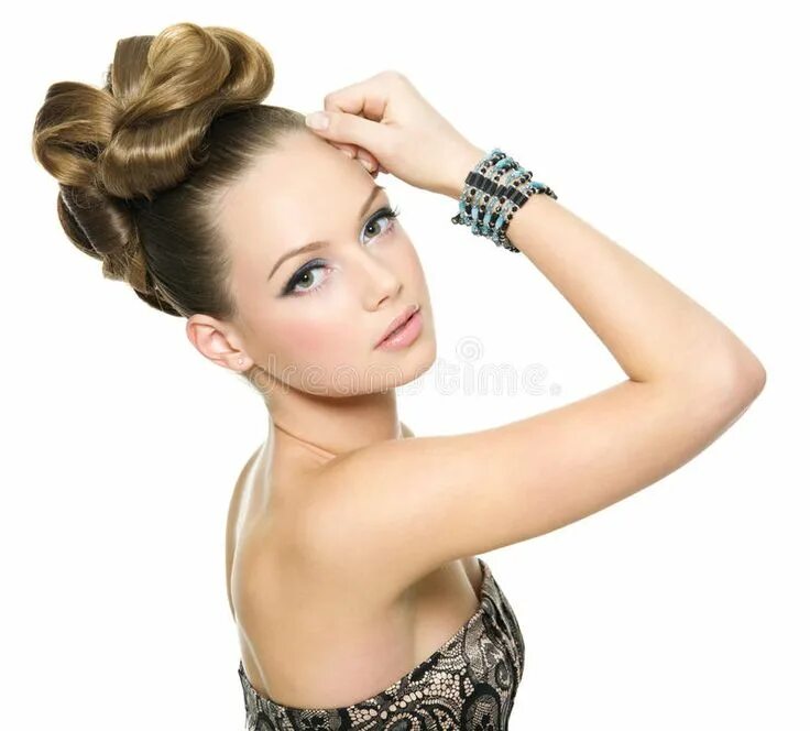 Прическа на фотосессию Beautiful teen girl with modern hairstyle. Beautiful teen girl with curly hairst