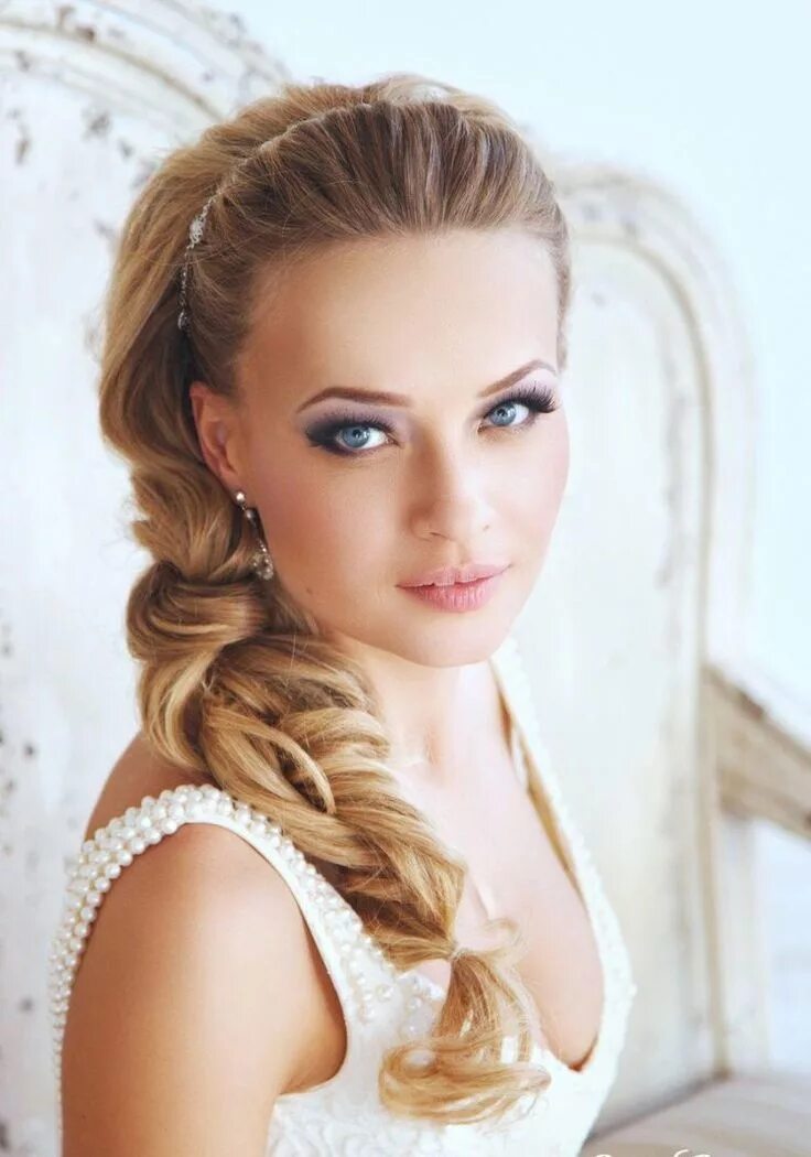 Прическа на фотосессию на длинные Wedding braid hairstyle: 35 wonderful pictures for the big day Braided hairstyle